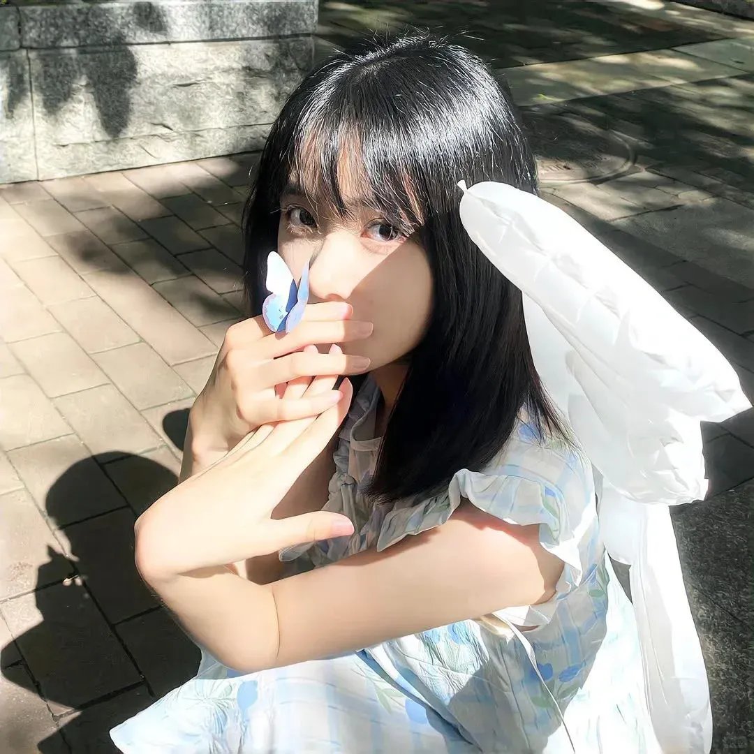男生女生向前冲